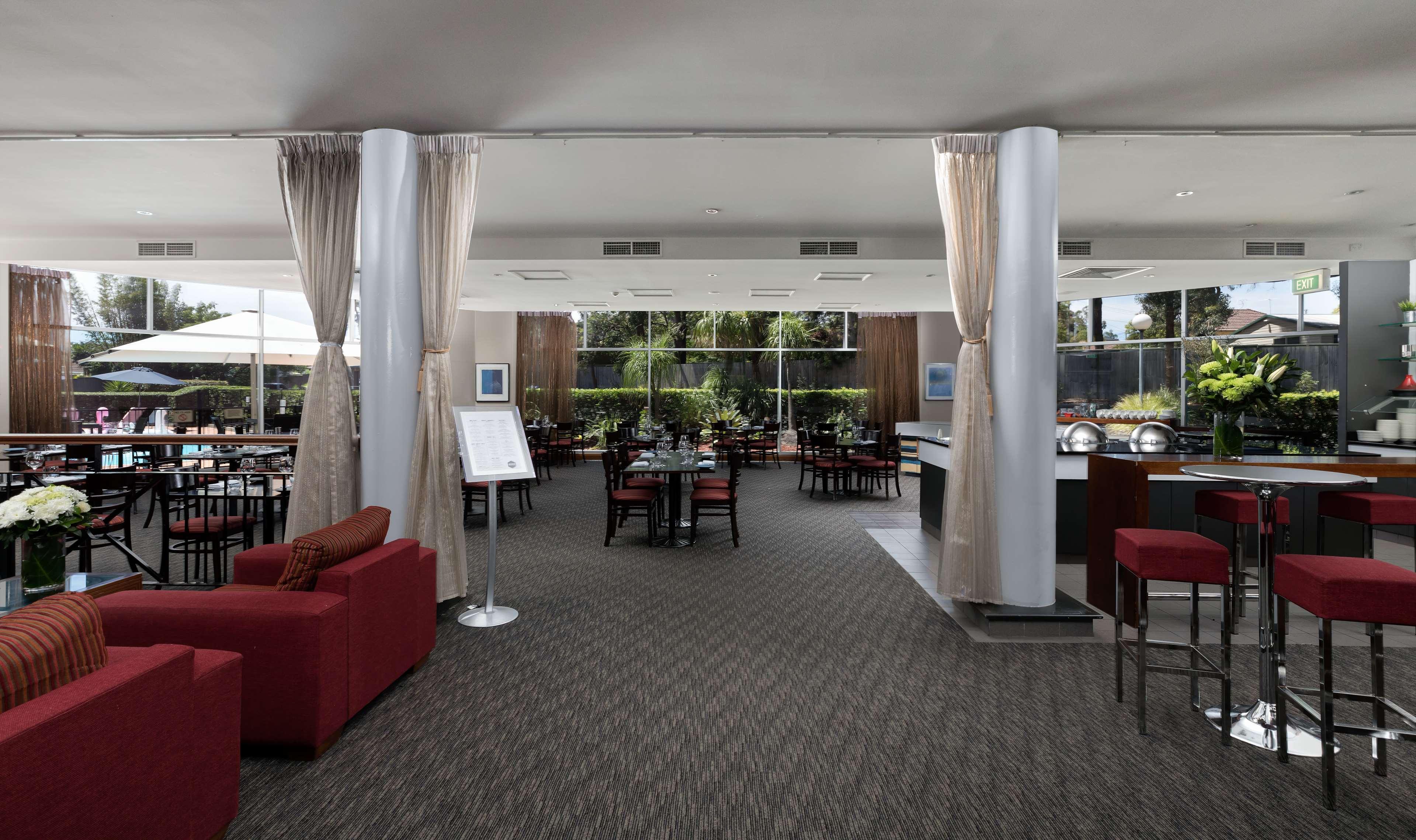 Отель Rydges Банкстаун Экстерьер фото