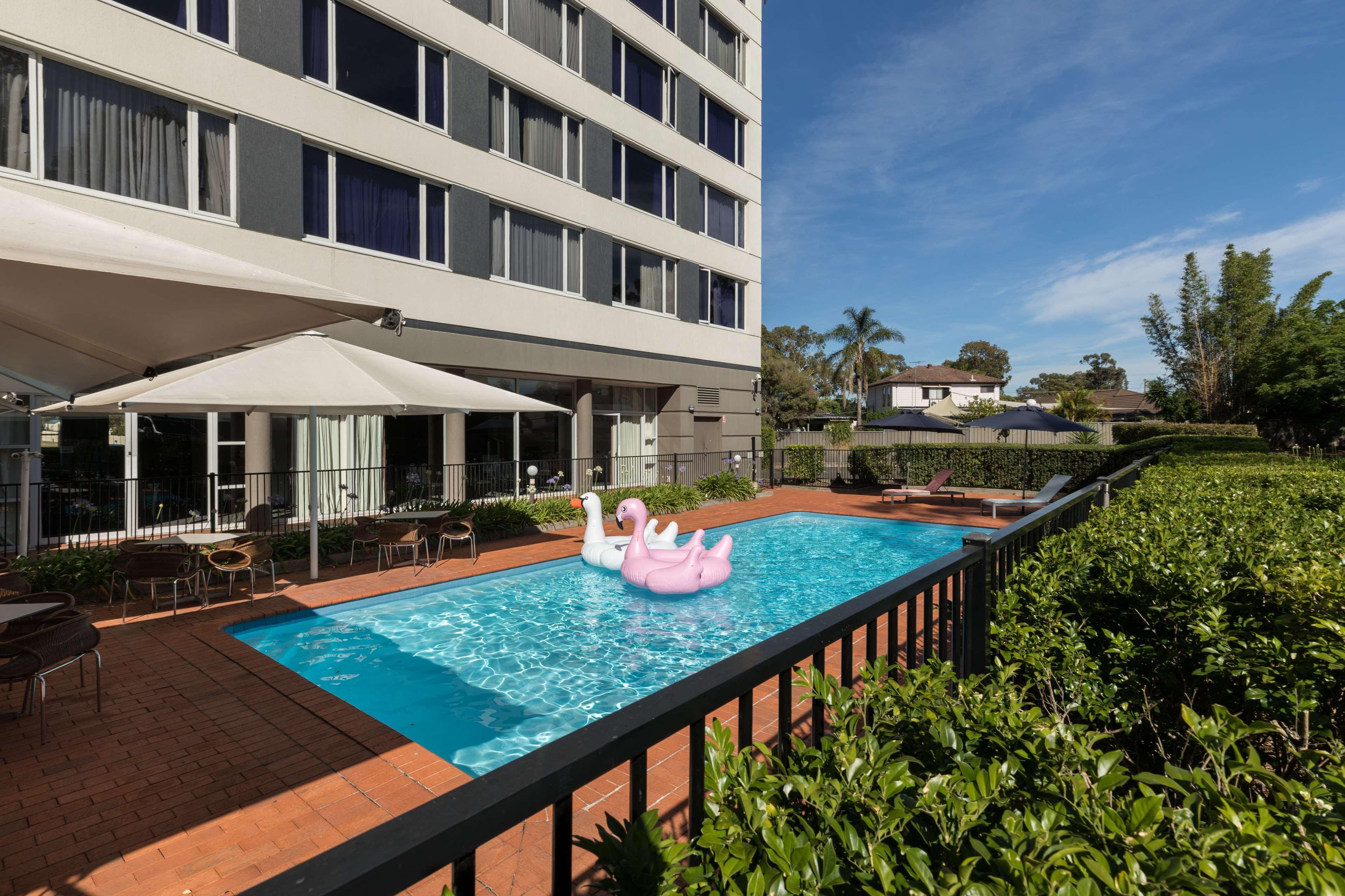 Отель Rydges Банкстаун Экстерьер фото