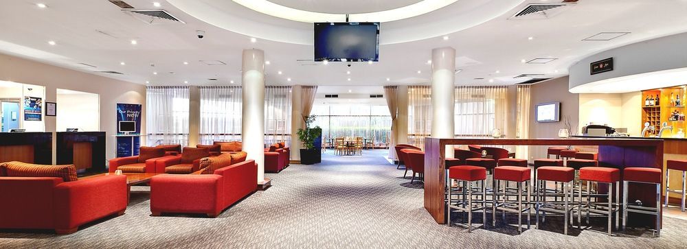 Отель Rydges Банкстаун Экстерьер фото
